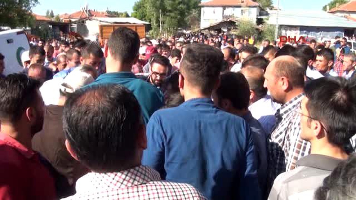 Ankara Demokrasi Şehitleri Kazan\'da Son Yolcuklarına Uğurlandı