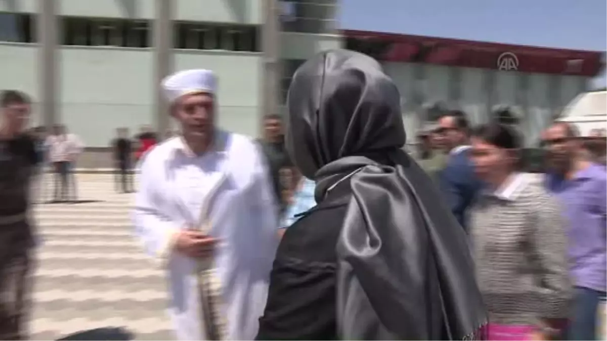 Bakan Kaya, Yaralıları Ziyaret Etti