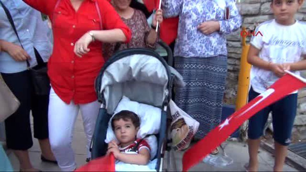 Bodrum\'da Darbe Girişimine Zılgıtlı Protesto