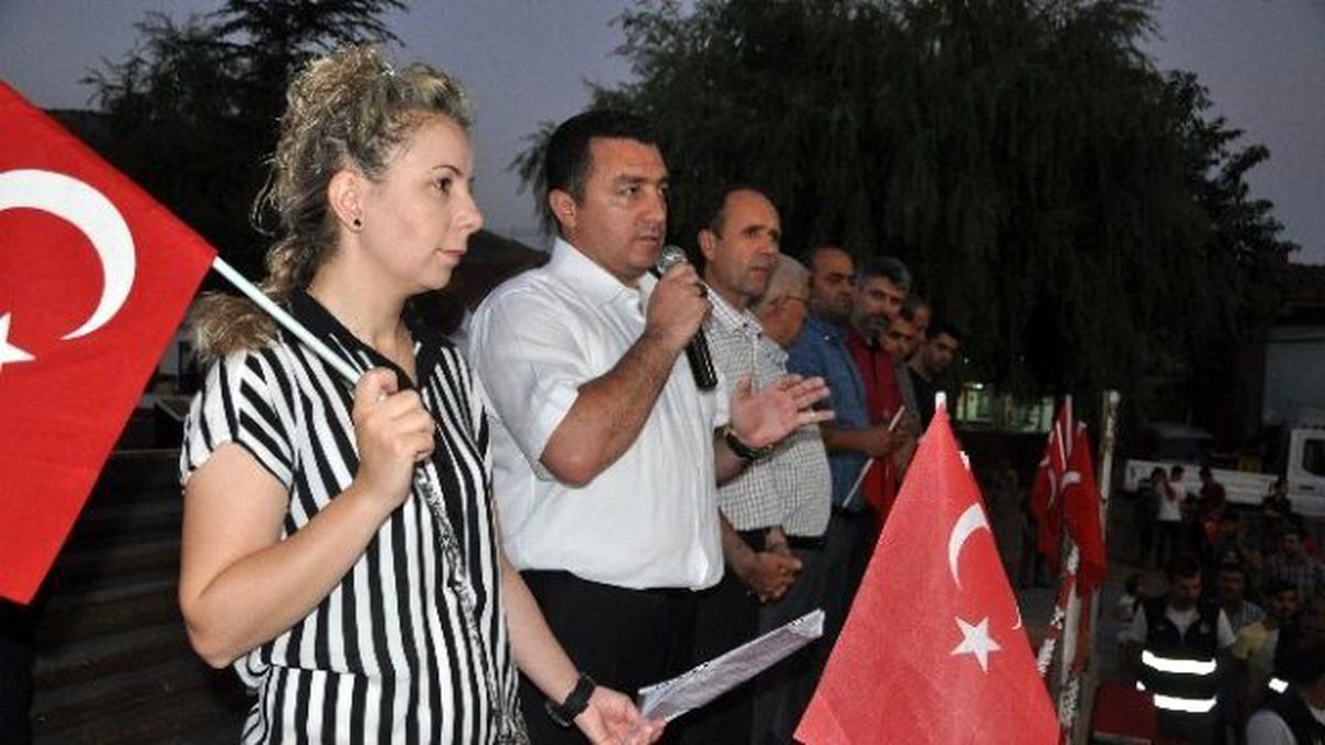 Bozüyük Halkı \'Milli İrade\' Nöbetine Devam Ediyor