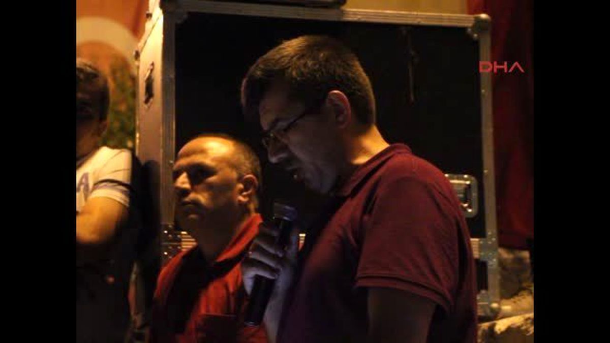 Burdur\'da Darbe Girişimi Protestoları Sürüyor