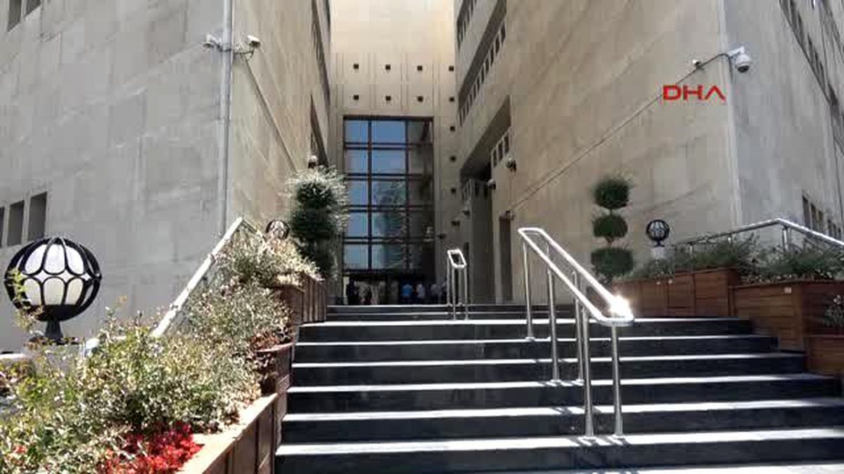 Bursa\'da 57 Hakim ve Savcı Hakkında Gözaltı Kararı