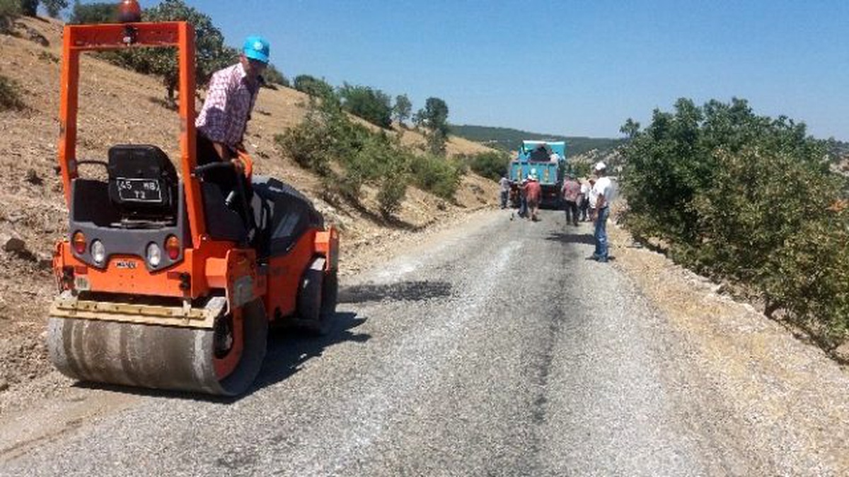 Büyükşehir\'den Mahalleleri Birbirine Bağlayan Asfalt