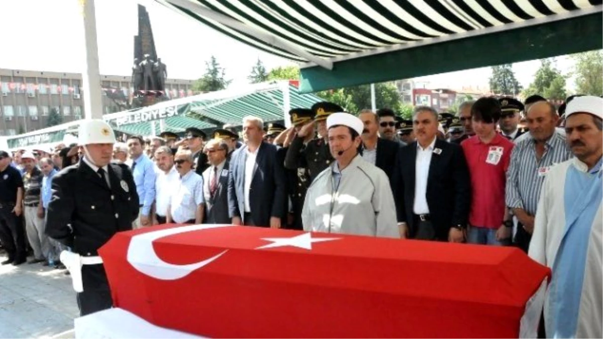 Cumhurbaşkanı Yakın Koruması Şehit Mehmet Çetin, Uşak\'ta Toprağa Verildi