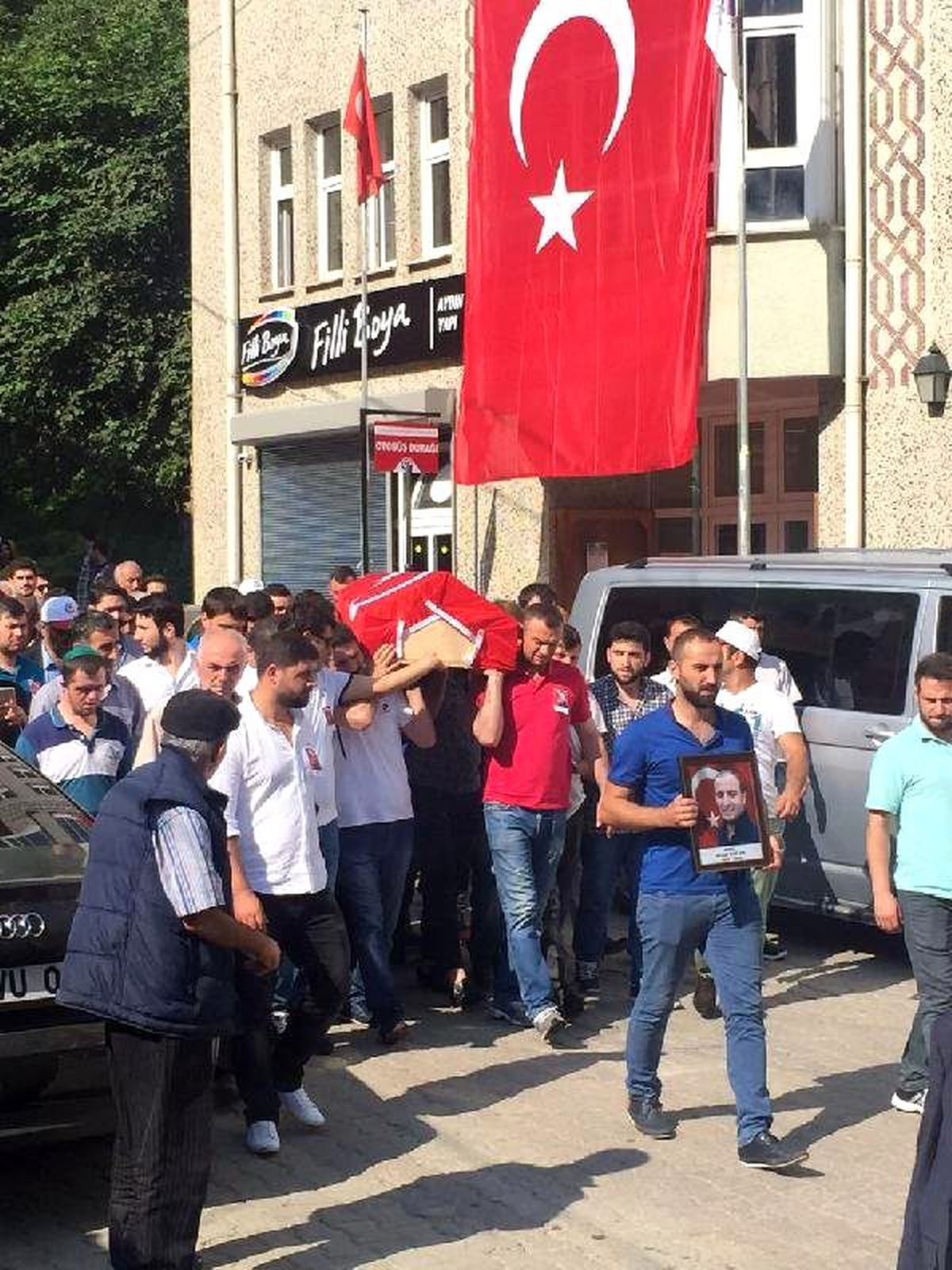 Darbe Girişimi Sırasında Vurularak Ölen Kaplan, Trabzon\'da Toprağa Verildi