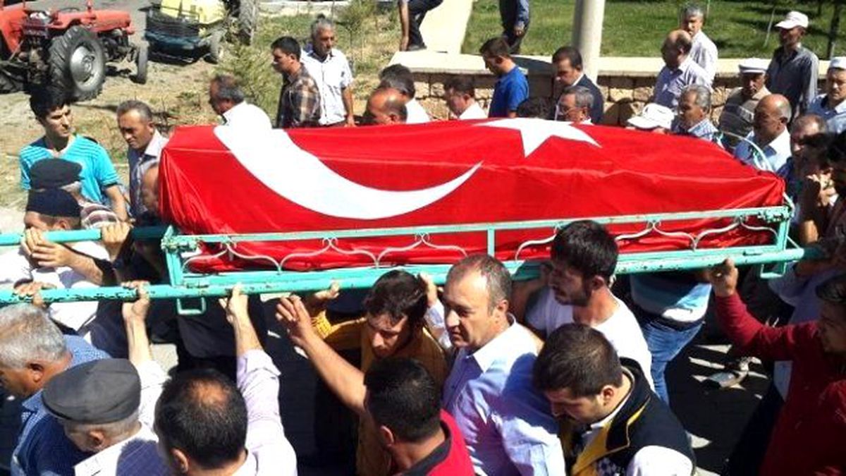 Darbe Girişiminde Hayatını Kaybeden Kepçe Operatörü Toprağa Verildi