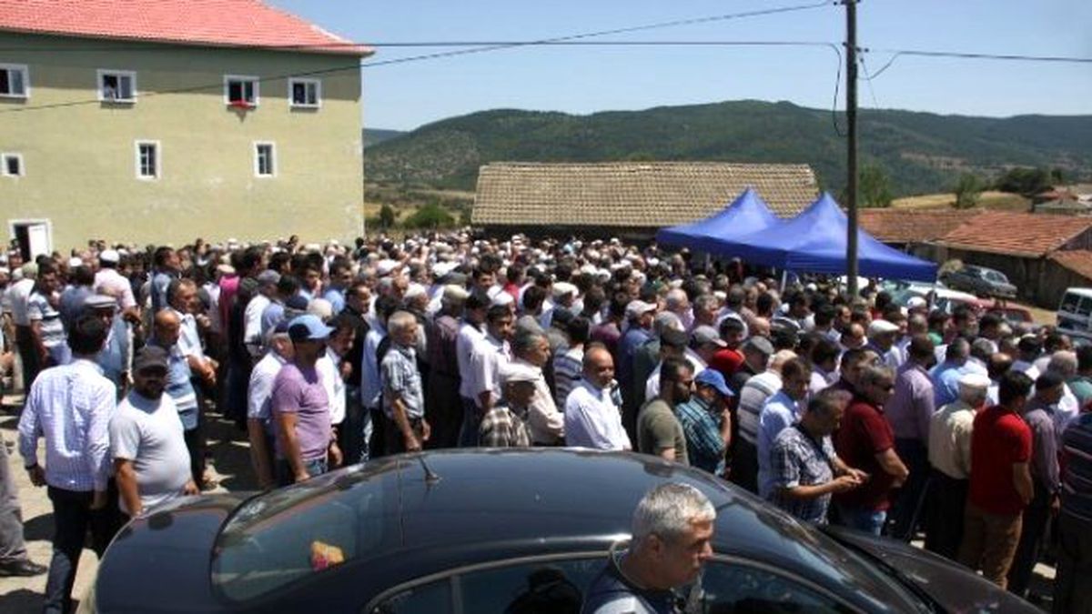 Darbe Girişiminde Hayatını Kaybeden Tekstil İşçisi Toprağa Verildi
