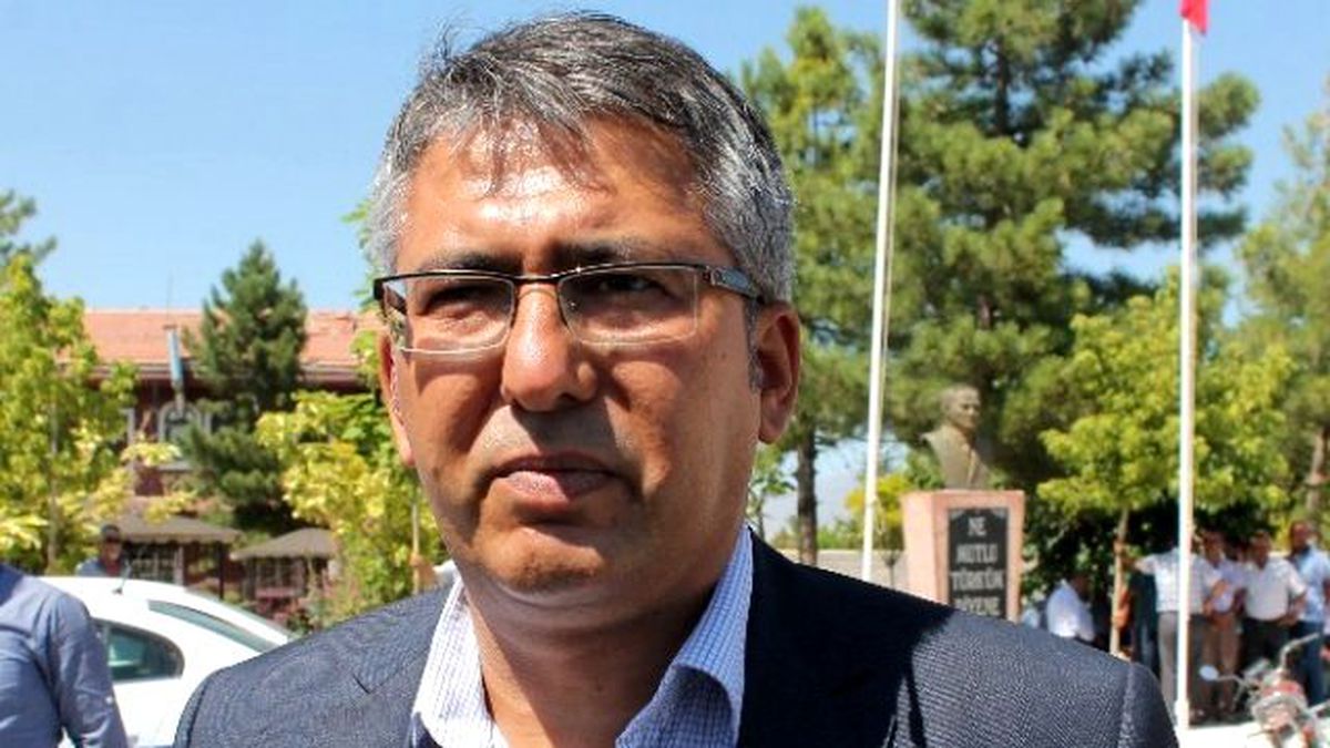 Darbeci Tuğgenerali Öldürdüğü İddia Edilen Astsubay Halisdemir Toprağa Verildi