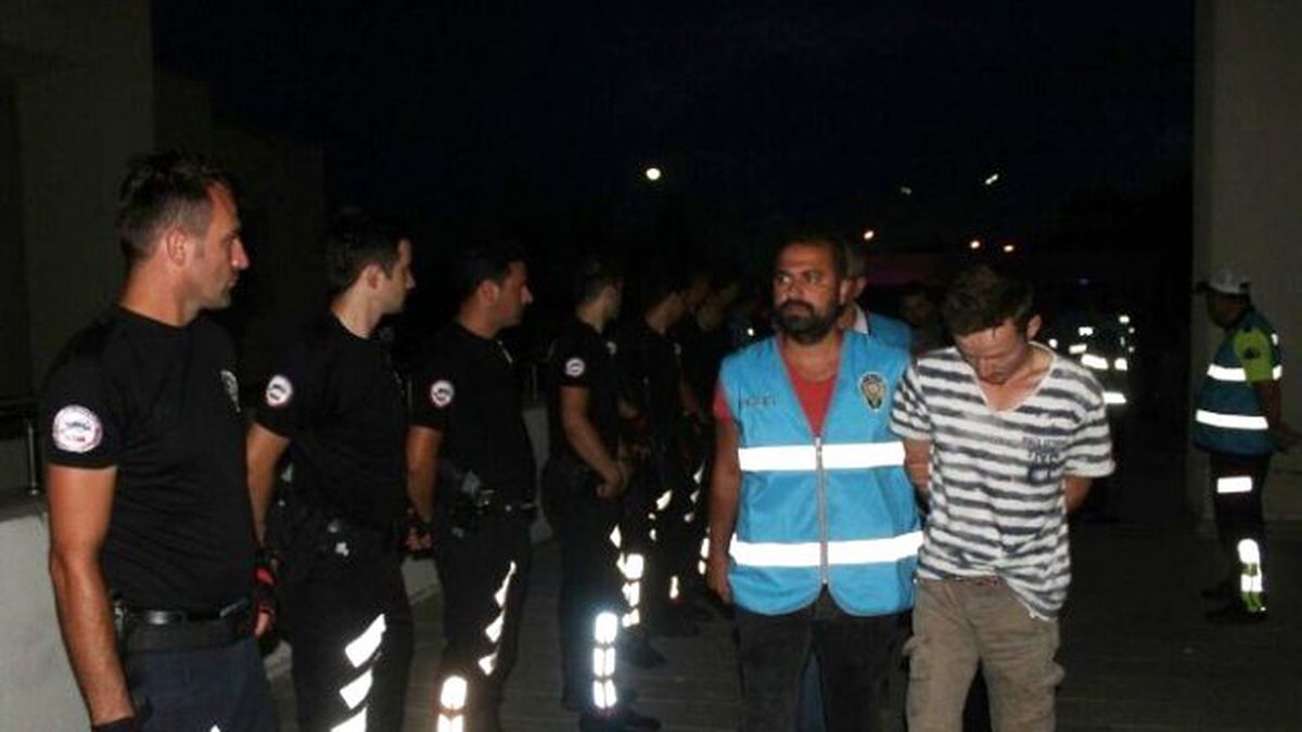 Darbeye Teşebbüs Eden 100 Şüpheli Asker Adliyeye Sevk Edildi