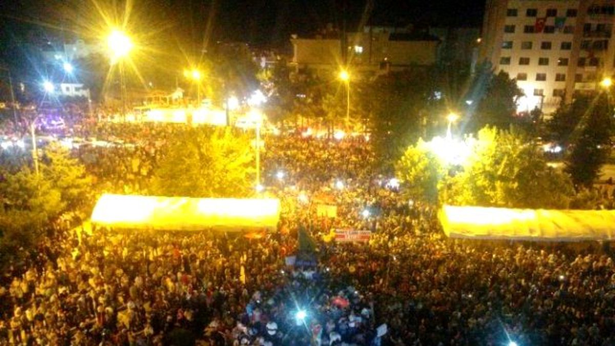 Demokrasi Mücadelesi Devam Ediyor