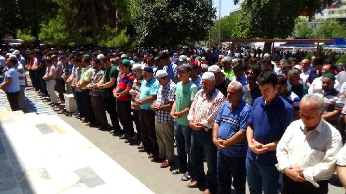 Demokrasi Şehitleri İçin Gıyabi Cenaze Namazı