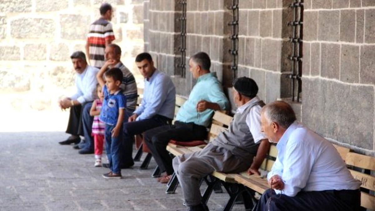 Diyarbakır\'da 161 Şehit İçin Sela Okundu