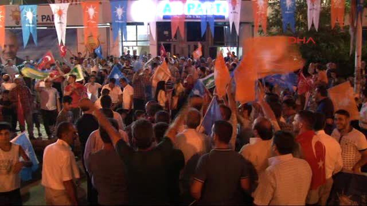 Diyarbakır Darbe Şehitleri İçin Diyarbakır?da Gıyabi Cenaze Namazı Kılındı