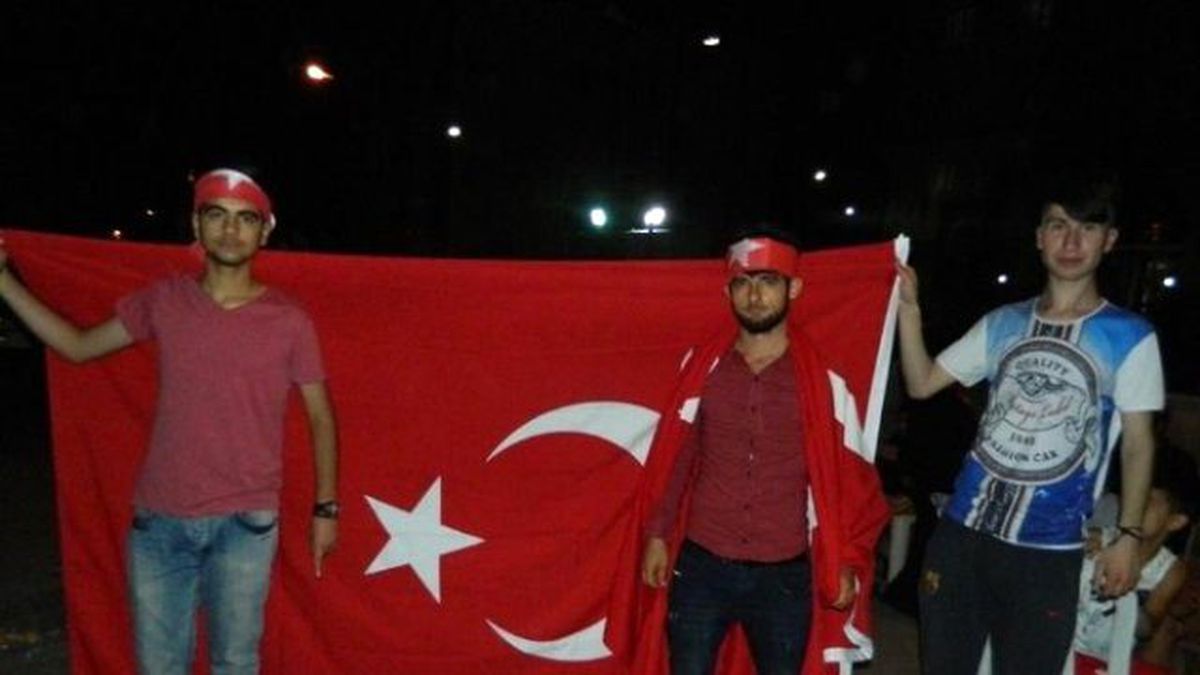 Doğanşehir İlçesinde Demokrasi Nöbetine Devam