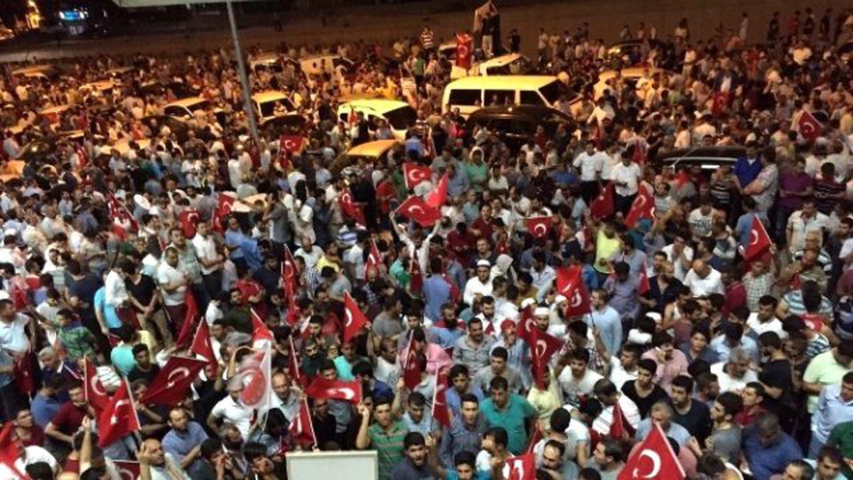Ekinci, Toma\'nın Üstünde Vatandaşa Seslendi
