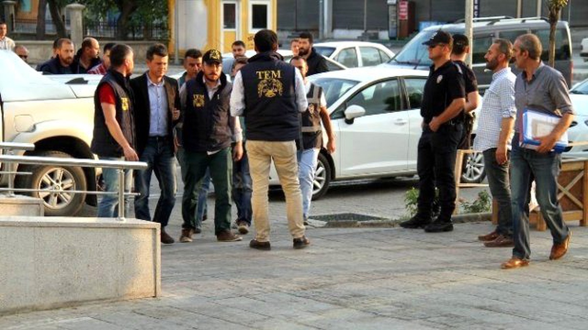 Erzincan\'da 6 Askeri Savcı ve Hakim Adliyeye Sevk Edildi