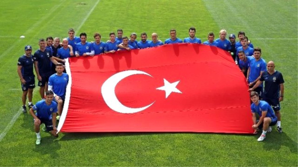 Fenerbahçe\'den Darbe Girişimine Bayraklı Tepki