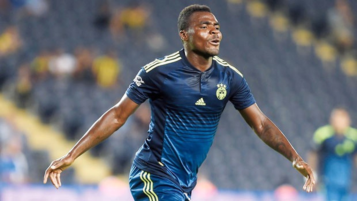 Fenerbahçe, Emenike\'ye Hakaret Edenleri Savcılığa Bildirilecek
