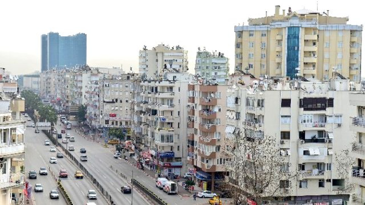 Güllük Akdeniz Renklerine Boyanıyor