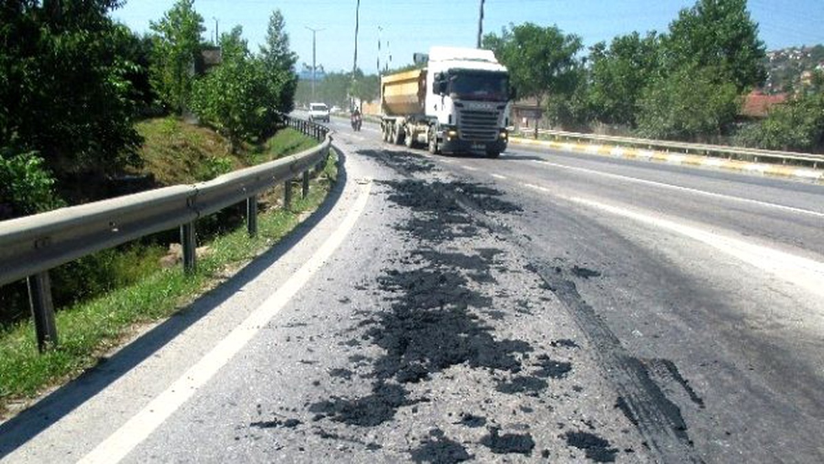 İzmit Zabıtası\'ndan, Yolu Kirleten Kamyonculara Af Yok