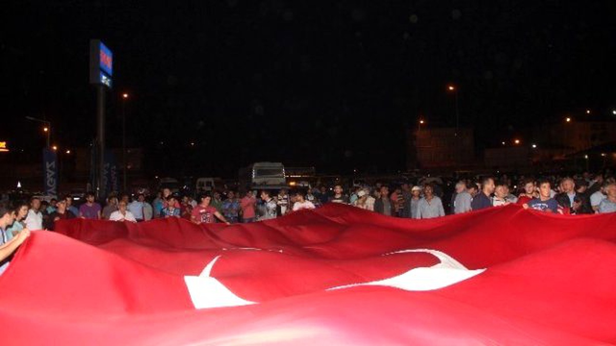 Kavaklılar Demokrasi Nöbeti İçin Sokaklarda