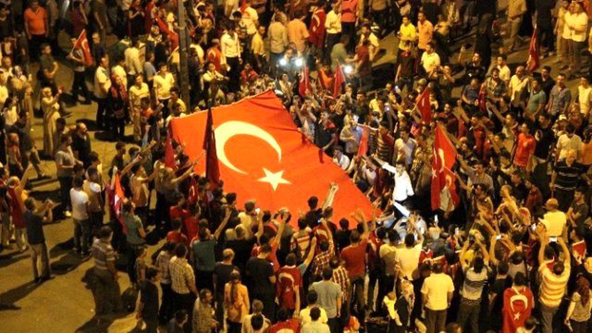 Konya\'da Darbe Girişimine Tepkiler