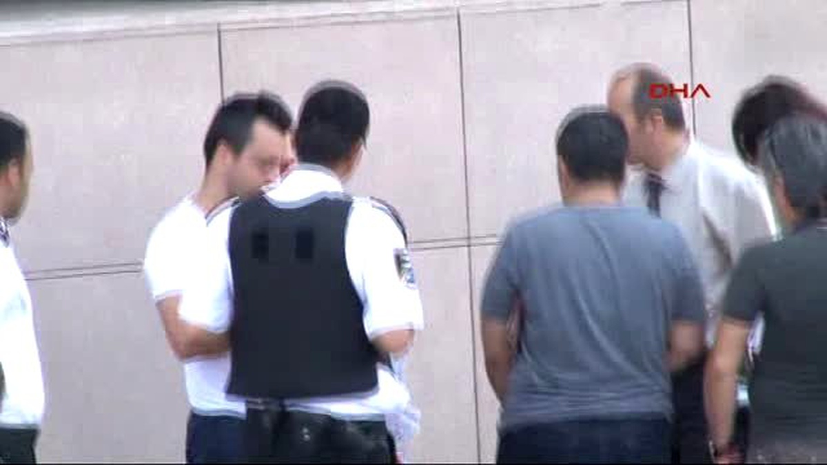 Köprüde Vuruldu, Askerlerden Şikayetçi Oldu...