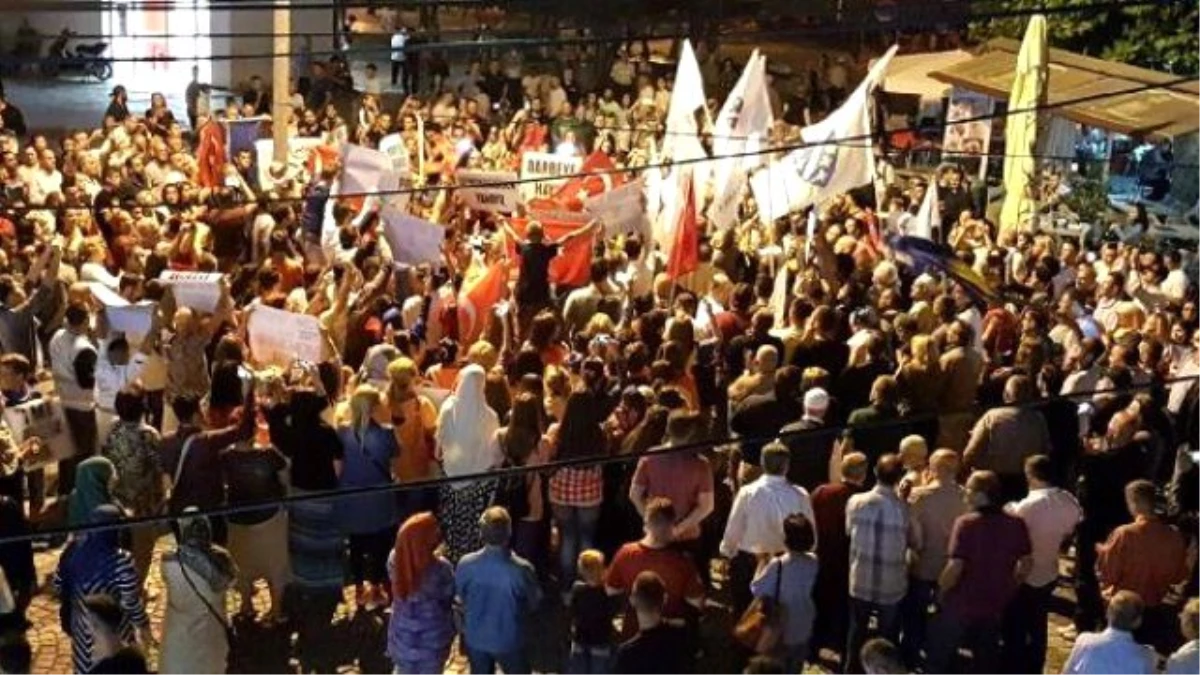Kosova\'da Binler Türkiye\'ye Destek İçin Yürüdü