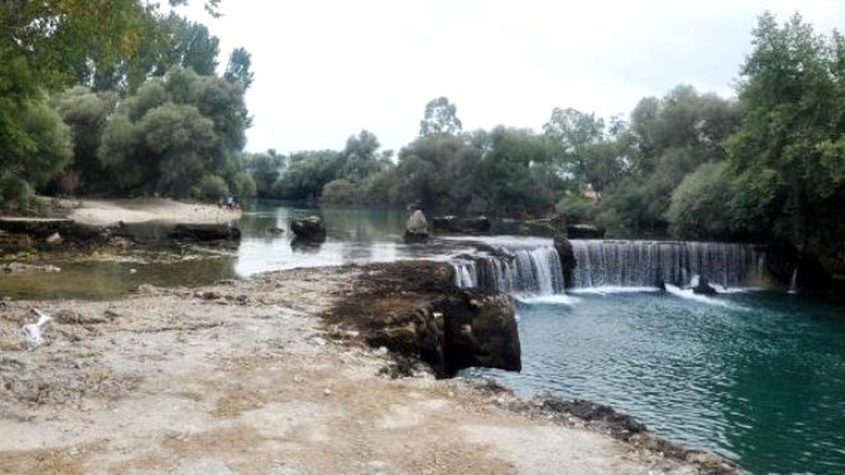 Manavgat Şelalesi\'nde Turistleri Şaşırtan Görüntü