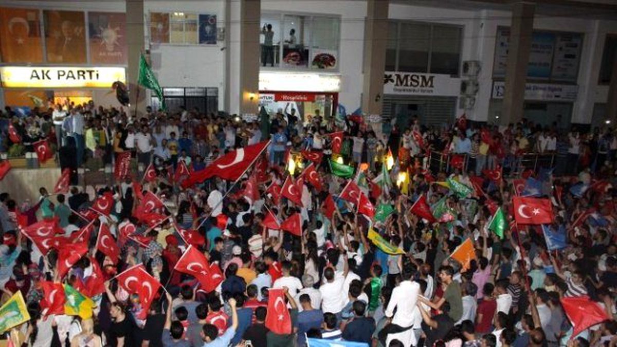 Mardinlilerden Darbe Girişimi Tepkisi