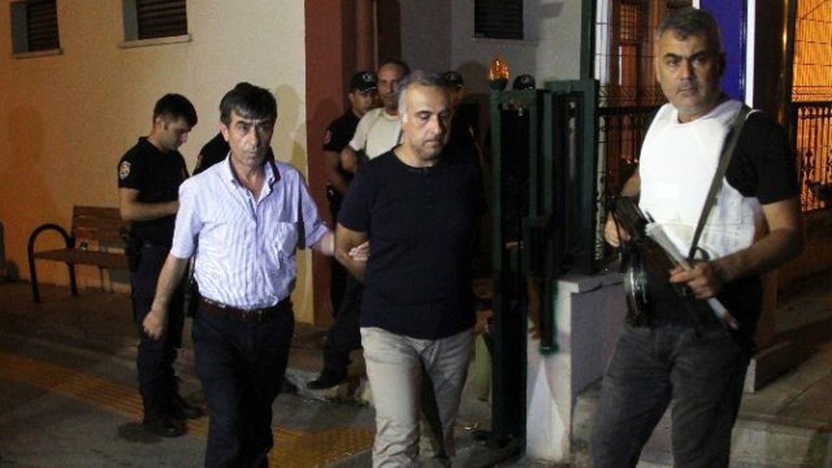 Mersin\'de Darbe Soruşturmasında Gözaltı Sayısı 71\'e Yükseldi