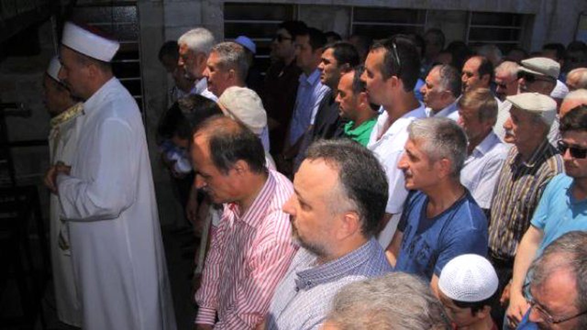 Ordu\'da Darbe Şehitleri İçin Gıyabi Cenaze Namazı Kılındı