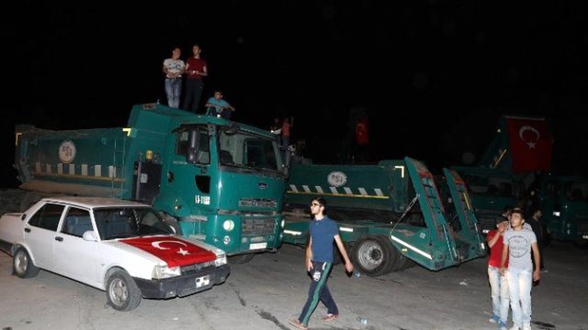Orman ve Su İşleri Bakanlığından Millete Darbeye İş Makineli Engel