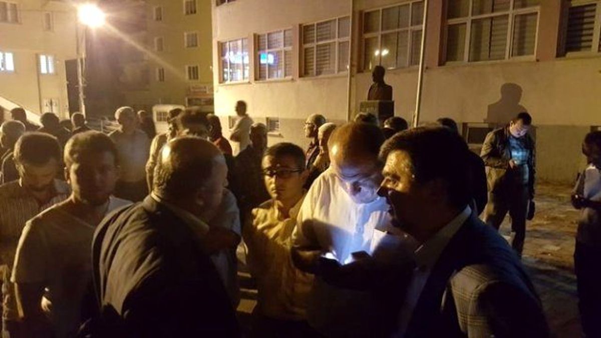Pazaryeri\'nde Darbe Girişimine Karşı Yürüyüş