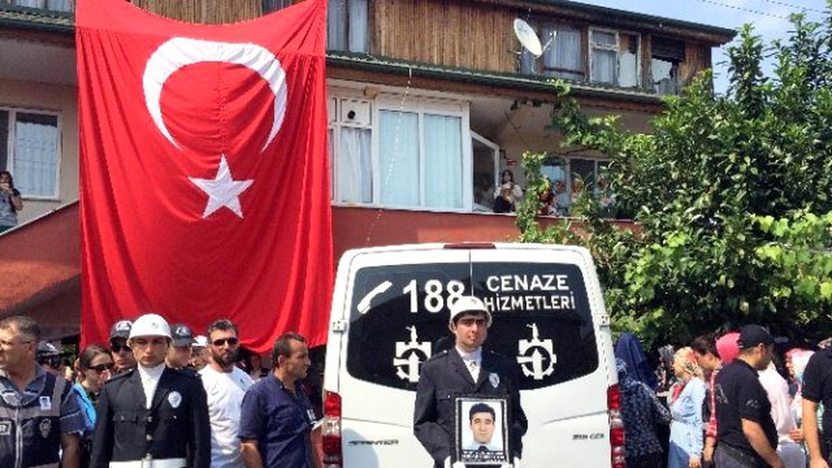 Sakarya Şehidini Uğurladı