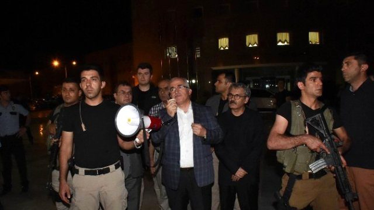 Şanlıurfa Valisi Azim Tuna Vatandaşlarla Bir Araya Geldi