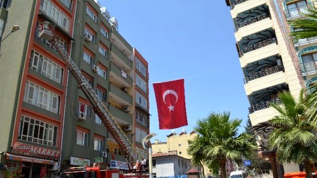 Şehit Gülşah Komiserin Baba Ocağına Türk Bayrağı Asıldı