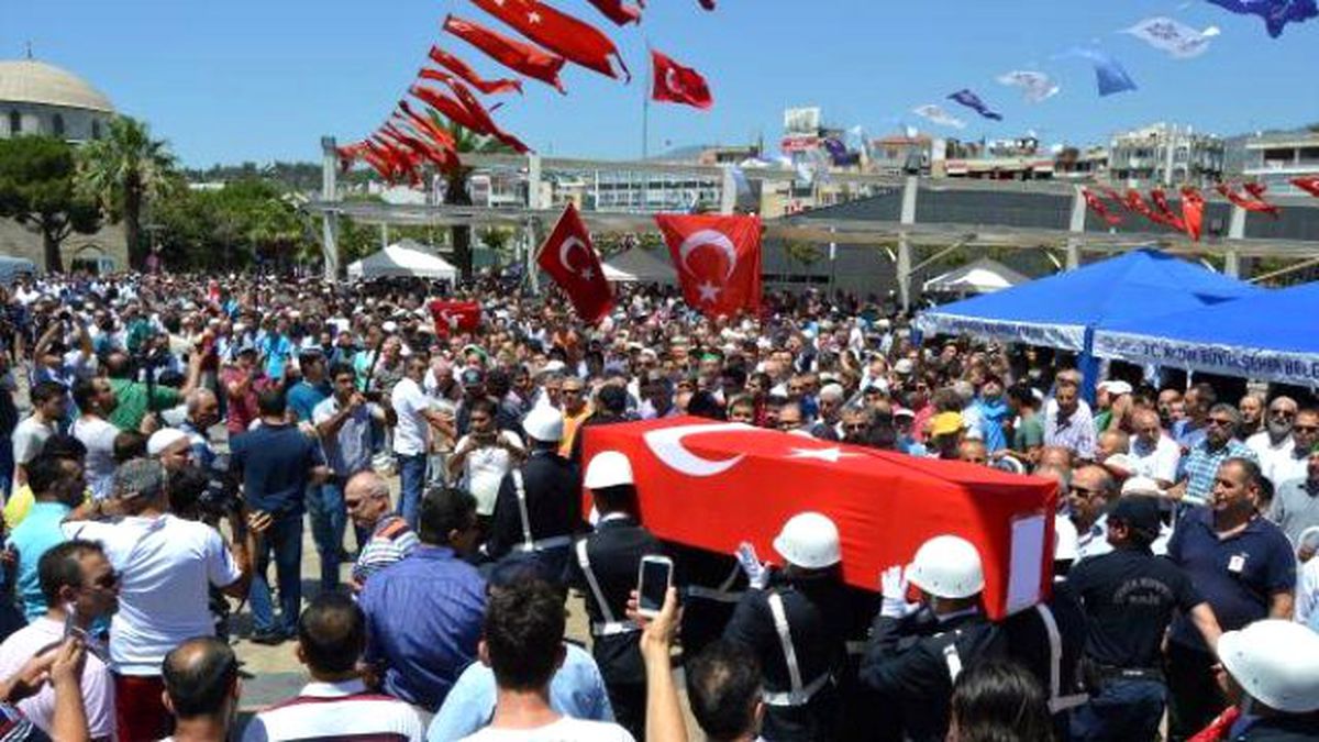 Şehit Polis, Aydın\'da Toprağa Verildi