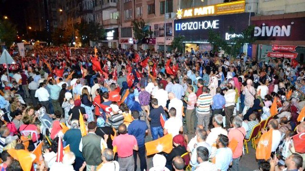 Stk Üyelerinden Darbe Girişimine Tepki