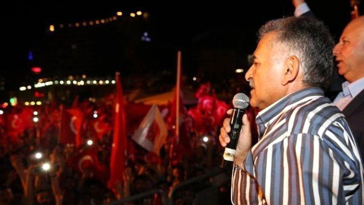 Türkiye Tek Ses, Tek Yürek Oldu Milli İradeye, Demokrasiye Sahip Çıktı