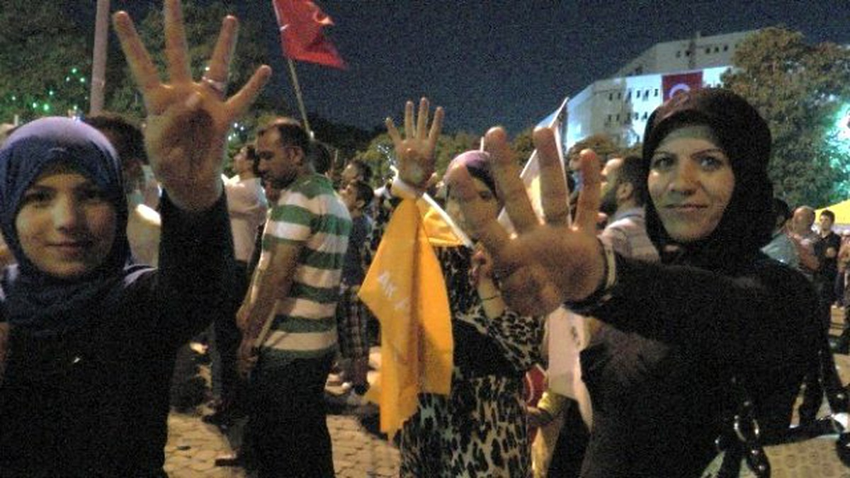 Türklerle Suriyeliler El Ele Demokrasi Nöbetinde