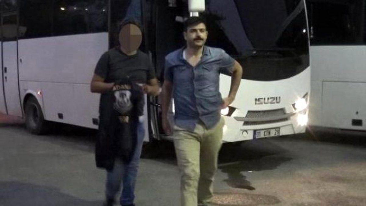 Adana\'da 23 Hakim ve Savcı Tutuklandı