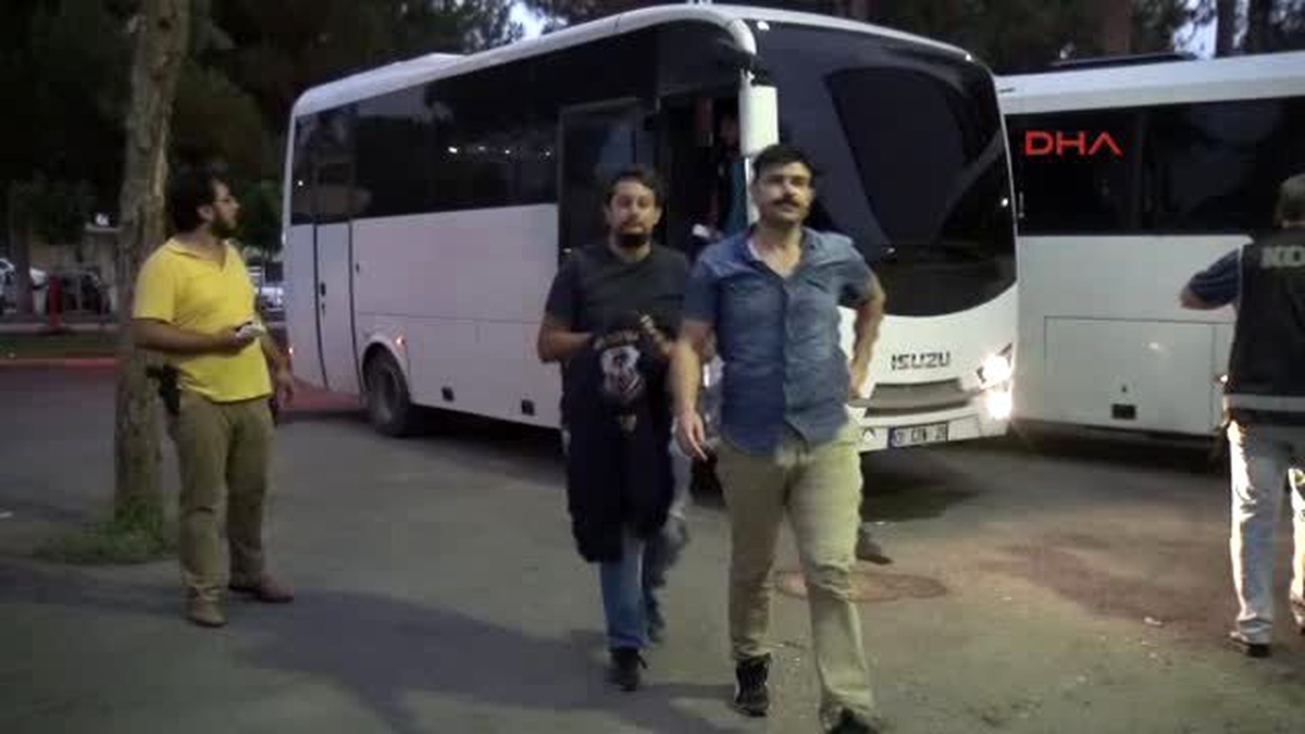 Adana\'da 23 Hakim ve Savcı Tutuklandı