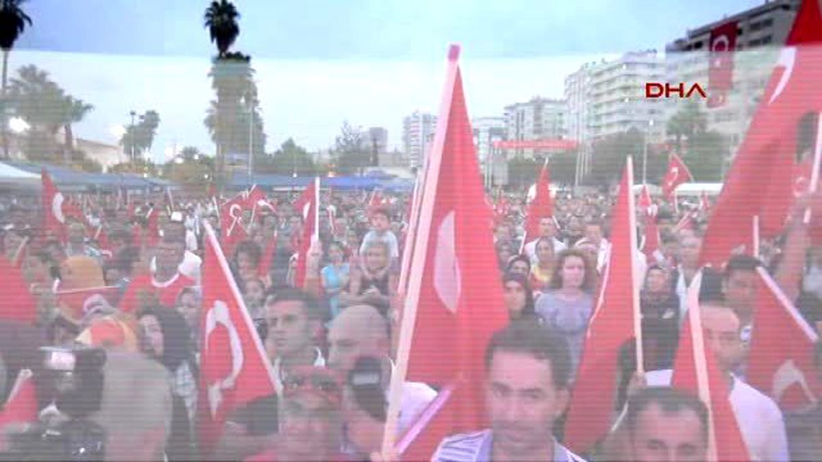 Adana\'da Demokrasi Nöbeti