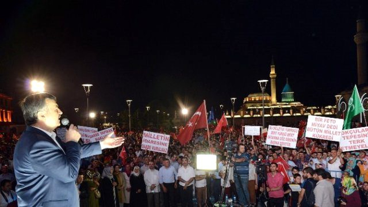 Akyürek: "Tüm Dünyaya Demokrasi Dersi Veriyoruz"