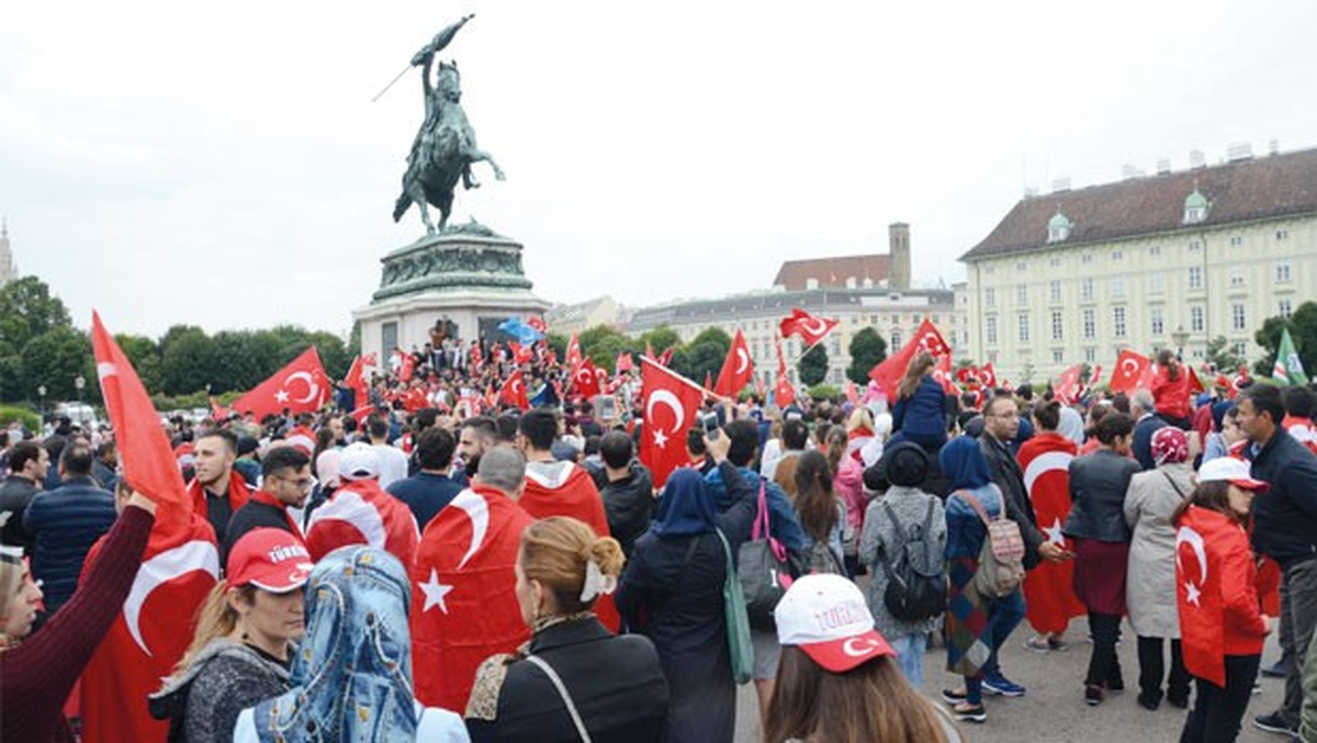 Avusturya Bazı Politikacılar \'Darbe Protestosu\'ndan Rahatsız Oldu