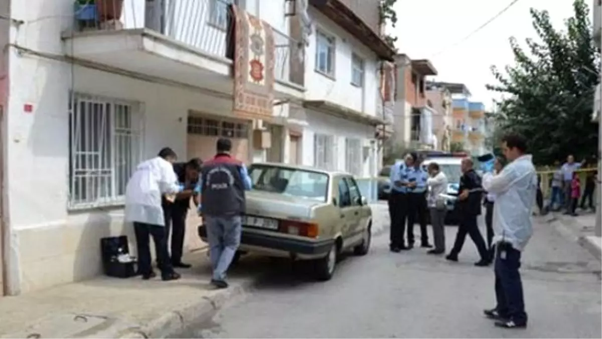 Nüfus Müdürü Eşini Bıçakladı, Yaralı Halde Eve kilitleyip Kaçtı