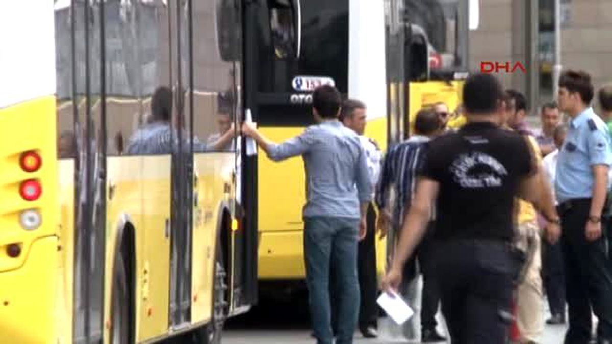 Gözaltına Alınan Askerin Yakını Adliye Önünde Gözyaşını Tutamadı