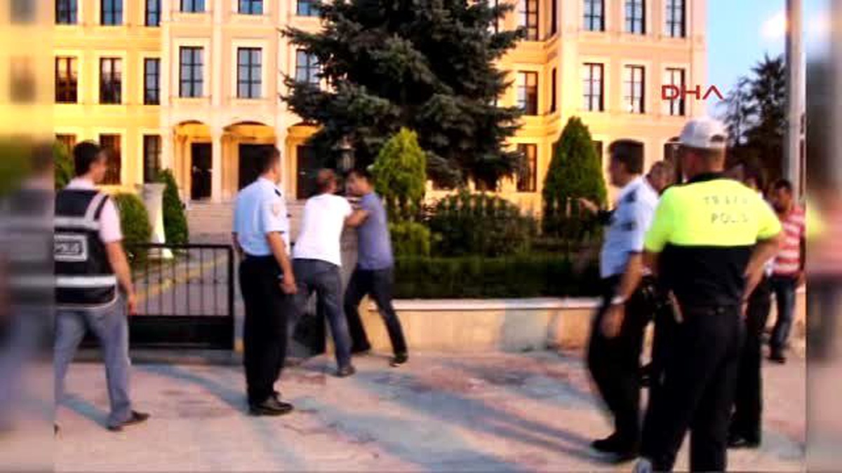 Bolu Aracı Trafikten Men Edilen Sürücü Polisle Tartıştı