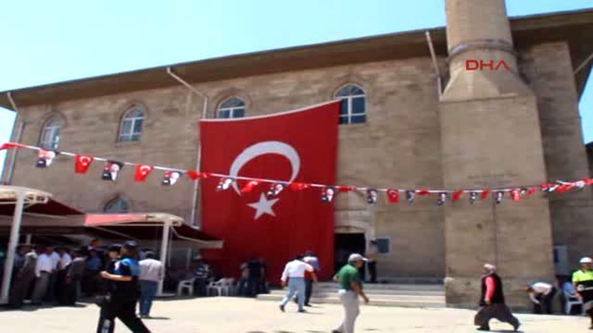 Burdur Şehit Polisin Cenazesi Burdur'a Getirildi